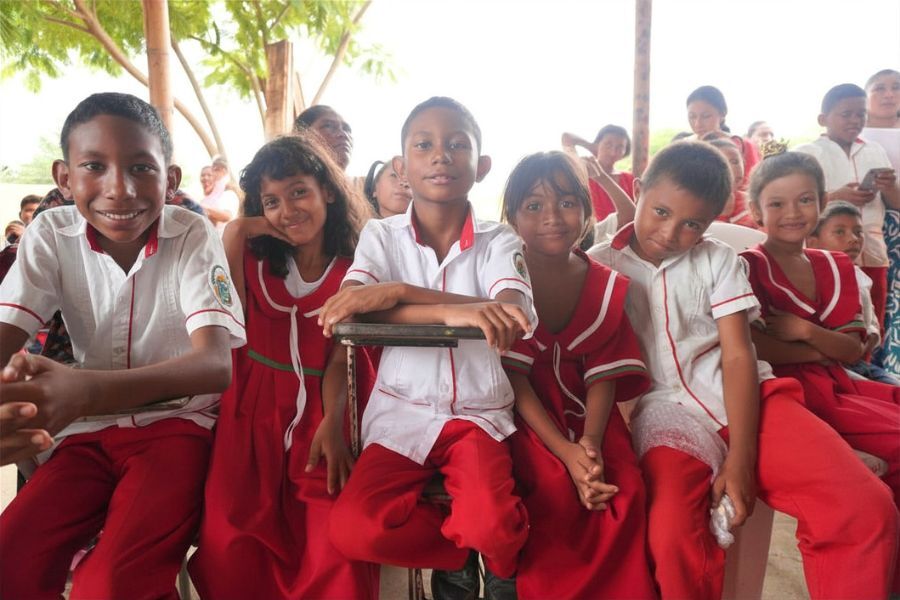 tarjeta 1 niños-escuela